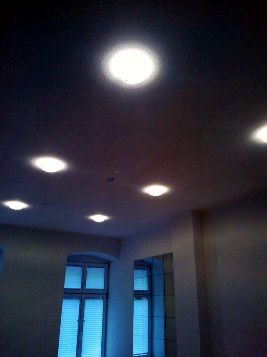 LED-Geschäftsbeleuchtung Artzpraxis mit Einbauspots