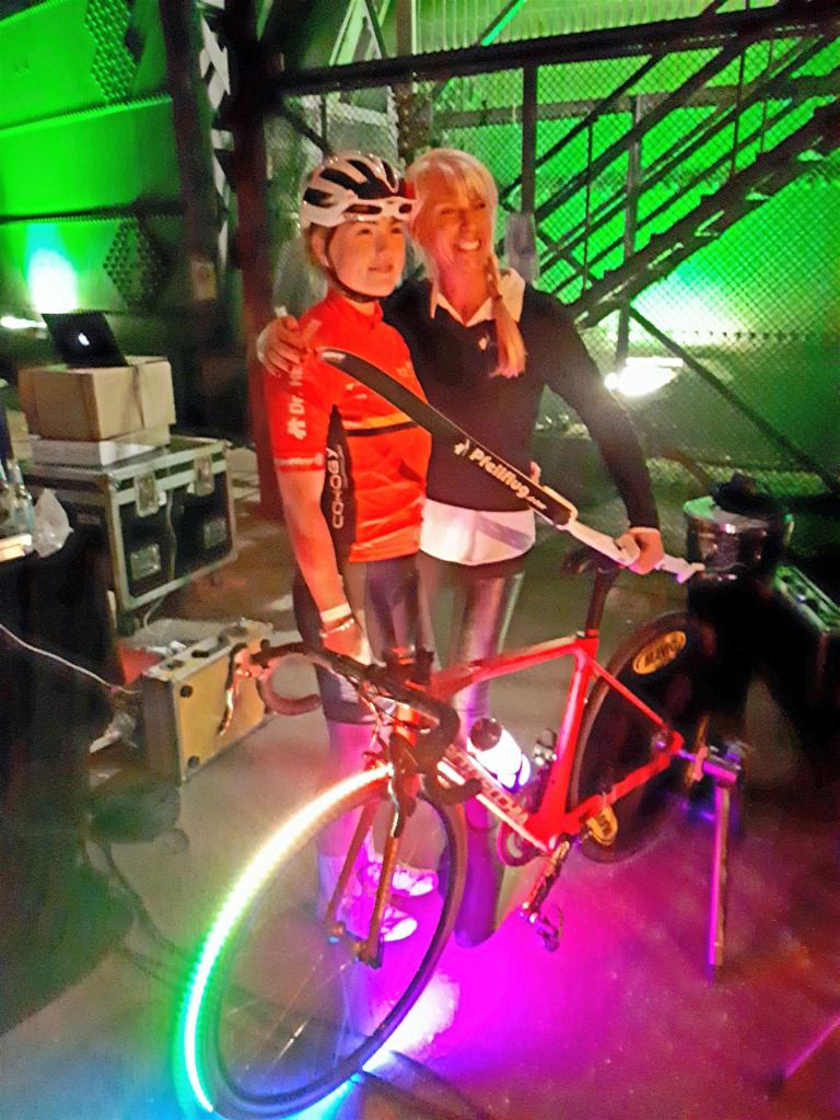 Fahrrad mit Pixel-LED für Auftakt Berlin Leuchtet