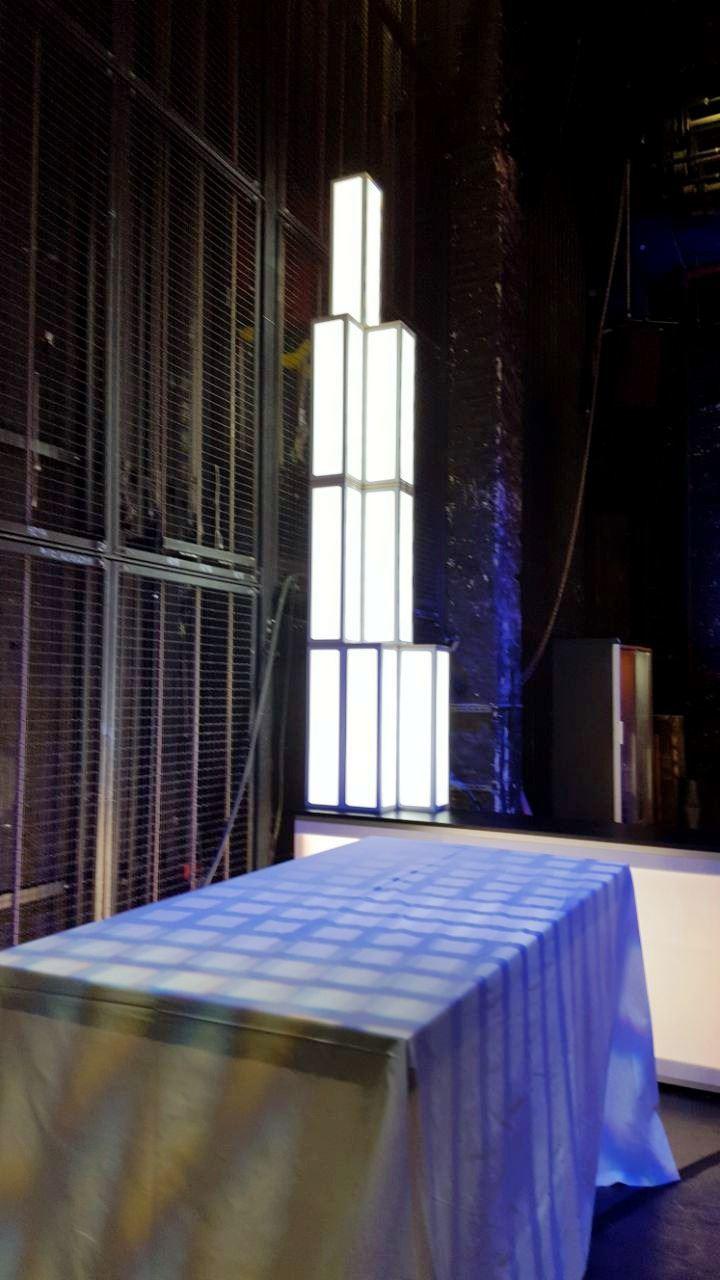 LED-Beleuchtung Bühnenbild säulen 8 Teile jede einzeln dmx gesteuert Agenturauftrag