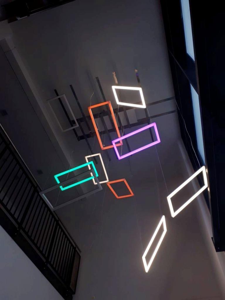 LED-RGB- Fassadenbeleuchtung, Eingangsbereich und Treppenhaus komplette Eigenentwicklung